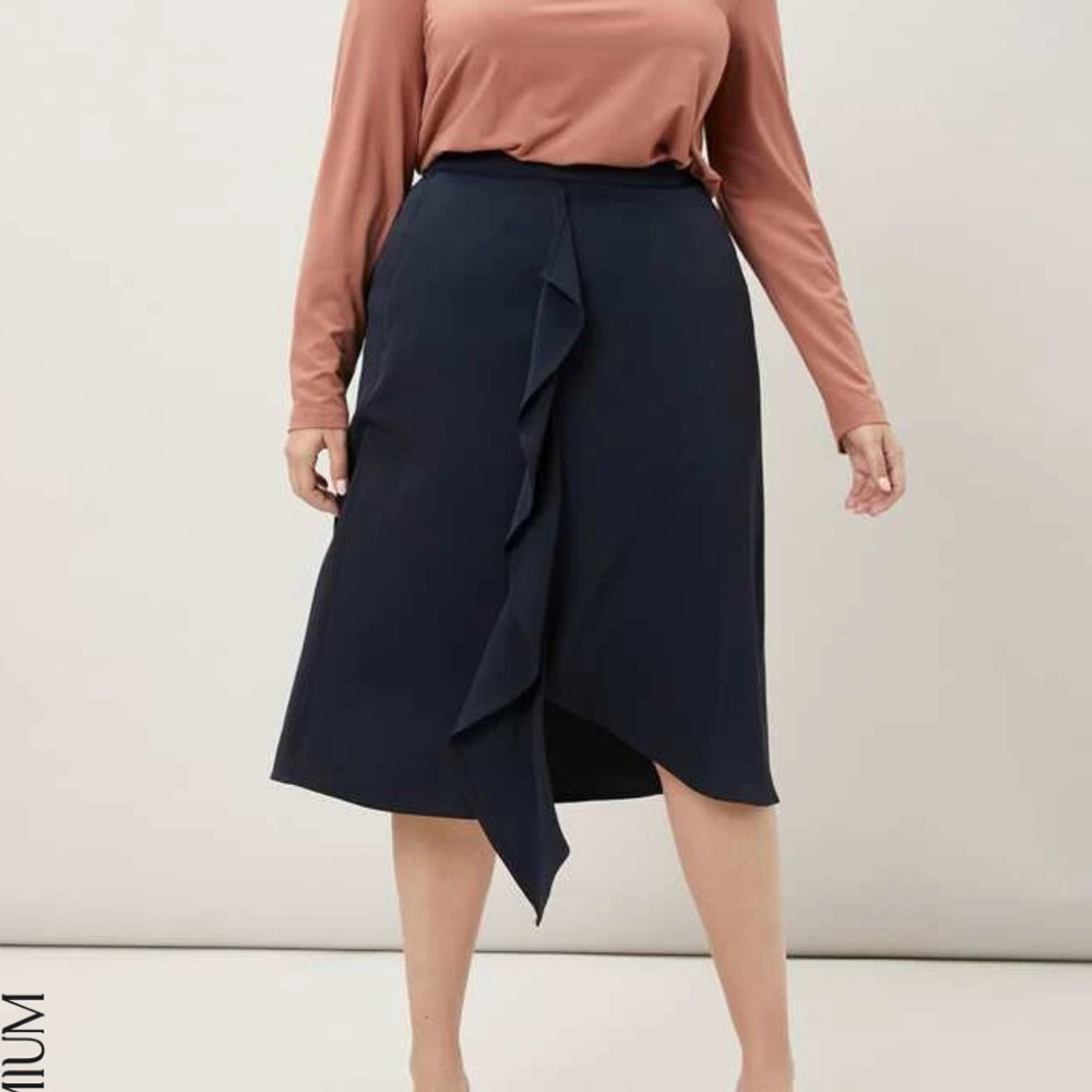 Skirt - Picture 2 of 2